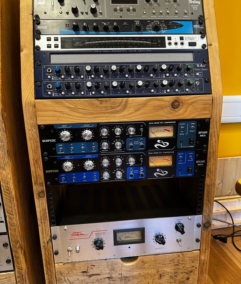 Compressor and effects rack