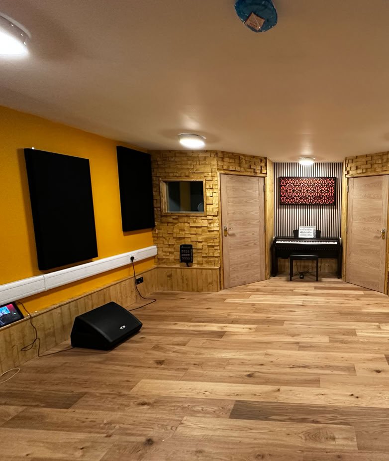 Oastview studio live performance room view.
